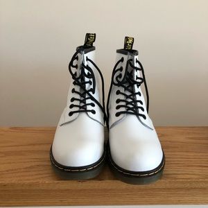 🌼 WHITE 1460 SMOOTH DR. MARTENS 🌼
